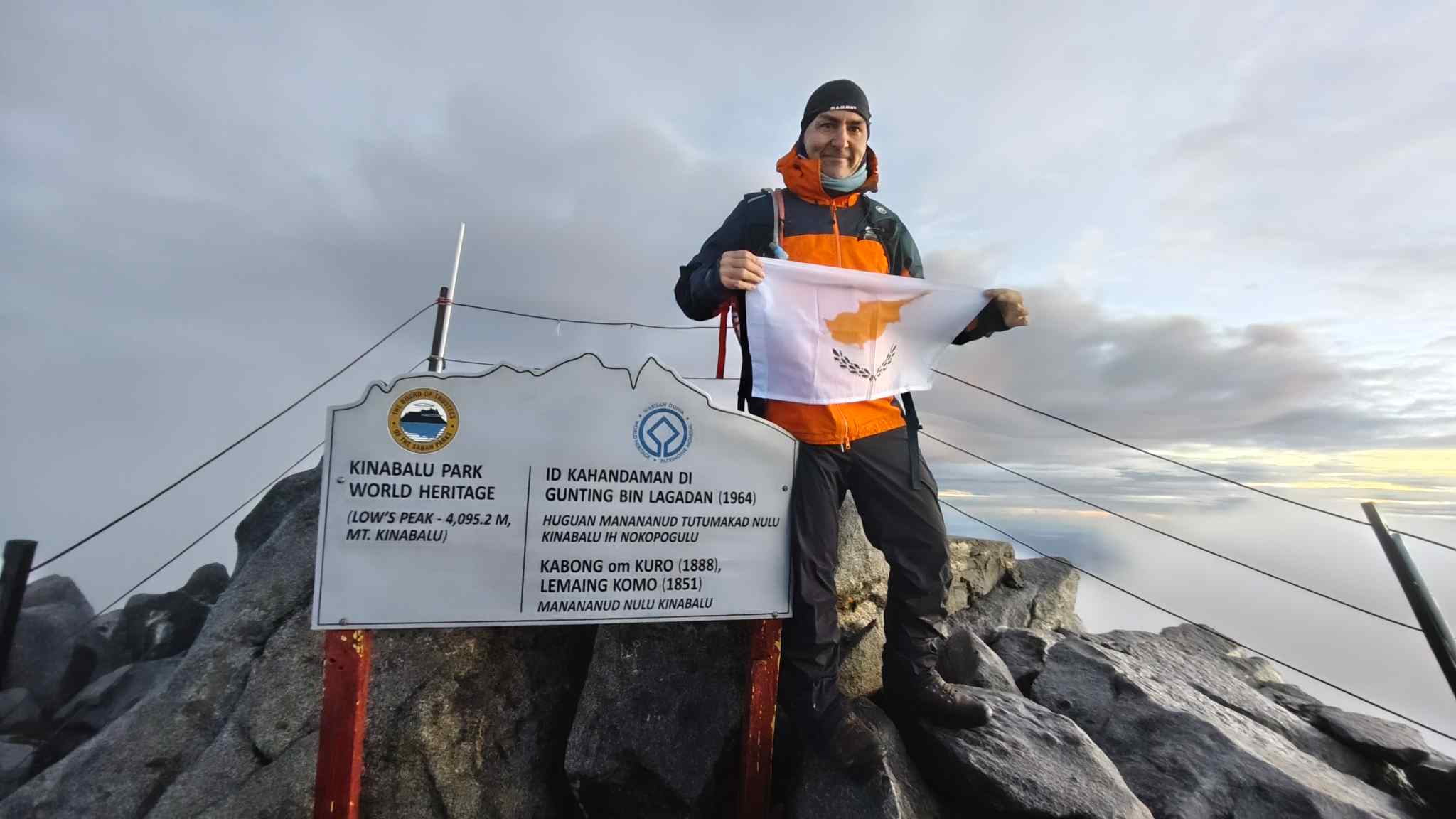 f26b3fce 43b0 463e b77c c70887217593