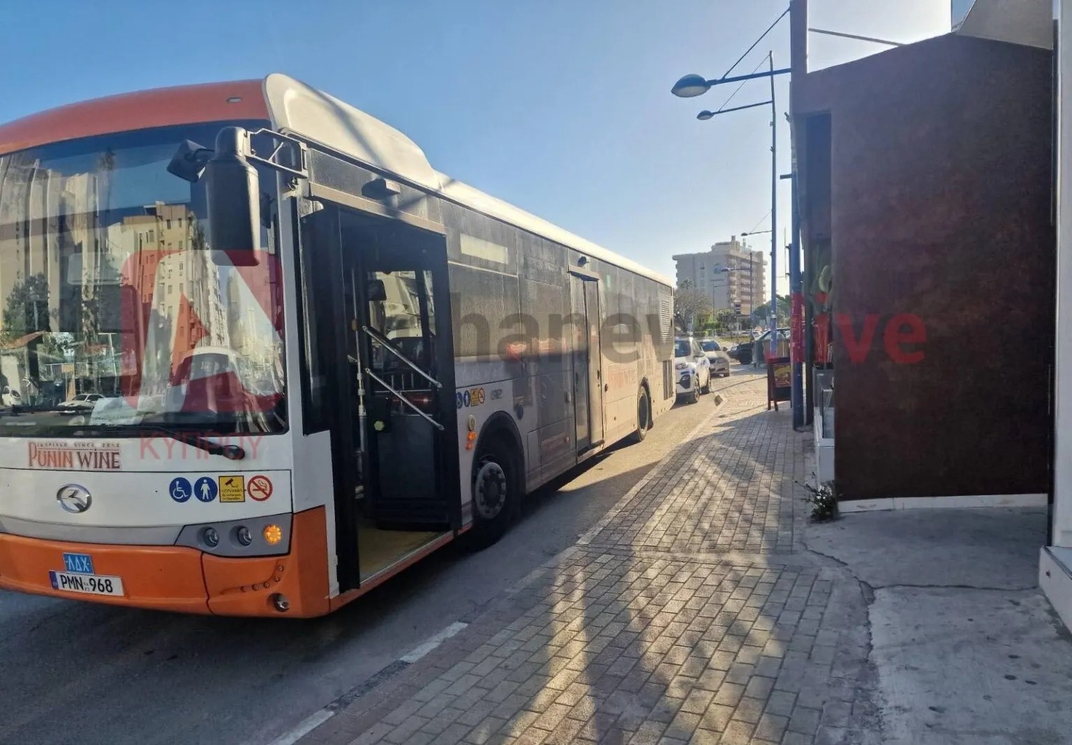 «Είναι εγκληματικό»: Τρεις επιθέσεις σε οδηγούς λεωφορείων με κροτίδες σε δύο ημέρες