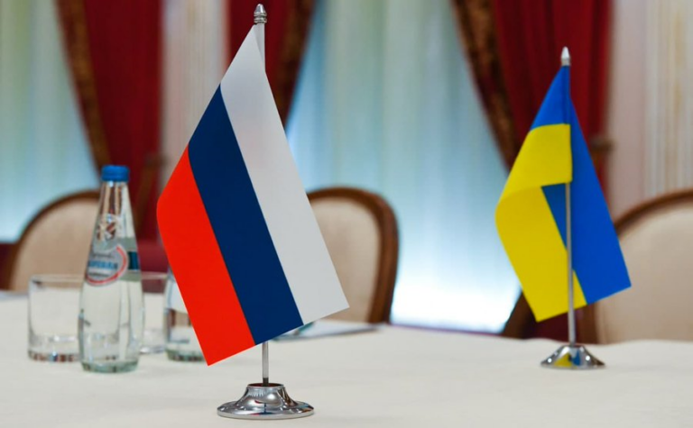 Russia_Ukraine_talks_flags-768x475-1.png