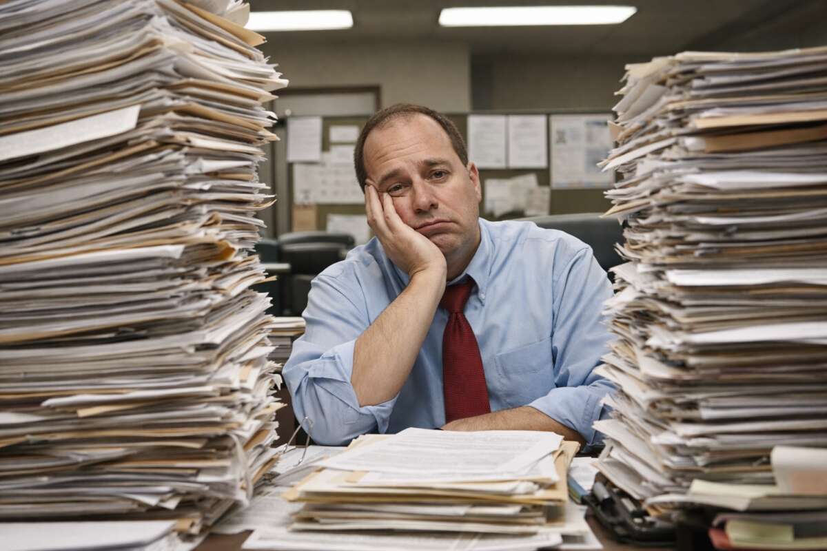 «Φούσκωσαν» το εισόδημα με αναδρομικά και έκοψαν το επίδομα τέκνων