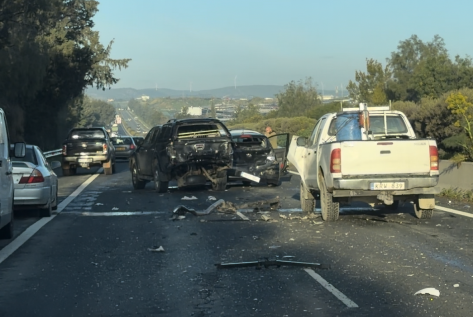 Δύο τροχαία «το ένα πίσω από το άλλο» στον αυτοκινητόδρομο - Κυκλοφοριακό κομφούζιο το πρωί