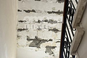 Τραγικές εικόνες: Πολυκατοικία στη Λεμεσό έτοιμη να καταρρεύσει «Τζοιμούμαι με το ένα μάτι ανοιχτό» (ΒΙΝΤΕΟ)