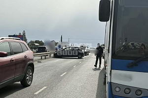 Τροχαίο ατύχημα στη Λευκωσία Λεωφορείο ενεπλάκησαν με δύο οχήματα (ΕΙΚΟΝΕΣ)