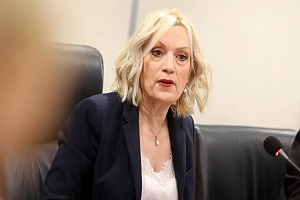 «Εσύ έπρεπε να περισώσεις την δική σου αξιοπρέπεια» Βολές κατά Γιάννη Αντωνίου από Χαραλαμπίδου που μιλά για#8230; φαμίλια!