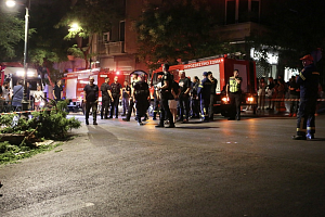 ΕΙΚΟΝΕΣ / Πανικός στο Κολωνάκι: Τζιπ έπεσε σε πεζούς έξω από εστιατόριο 11 τραυματίες