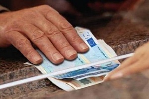 Συνταξιοδοτικό με κρίσιμες εκκρεμότητες – Στα €900 η πρόταση όταν το όριο φτώχειας είναι €1.018