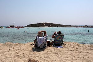 Καιρός για βουτιές, στους 38 βαθμούς ο υδράργυρος