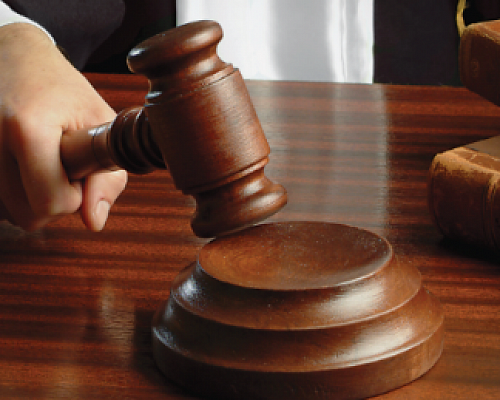 Τα κατάφερε 22 χρόνια μετά: Πήρε αποζημίωση χιλιάδων ευρώ Ισχυρίστηκε ότι στερήθηκε τη δυνατότητα άσκησης του επαγγέλματός του