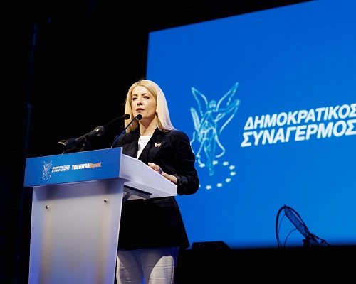 «Δεν μπορεί να εκβιάζεται η Βουλή»: Για προχειρότητα κάνει λόγο η Αννίτα και απαντά με βολές για τη θητεία Ραουνά