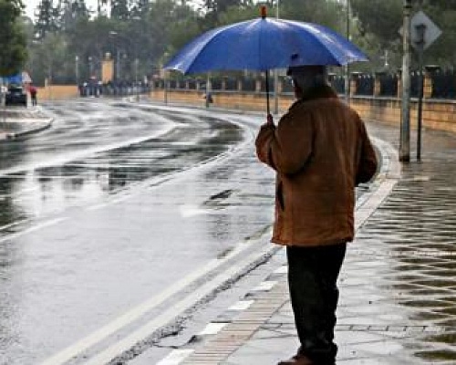 Αρχίζει η υποχώρηση της σκόνης, συνεχίζονται οι βροχές-Το σκηνικό του καιρού μέχρι την Τετάρτη