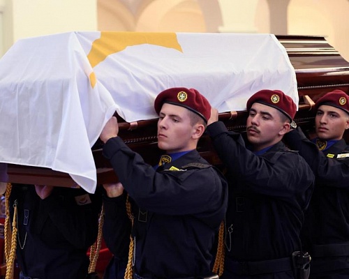 Λαός και πολιτεία απευθύνουν το «ύστατο χαίρε» στον Γιώργο Βασιλείου