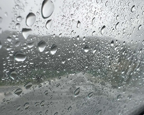 Βροχές, ισχυρά μποφόρ και ίσως χιόνι στα ορεινά: Πότε ανεβαίνει ο υδράργυρος