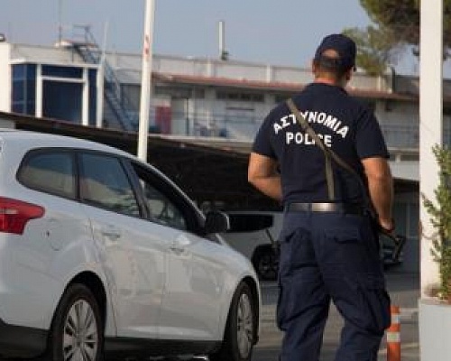 Γάζωσαν με περίπου είκοσι σφαίρες τα γραφεία της εταιρείας forex στη Λεμεσό, δύο οι δράστες-Αναζητούν CCTV οι Αρχές