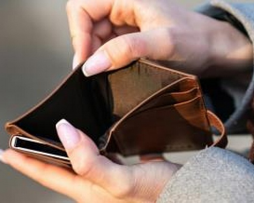 Ένας στους δέκα εργαζόμενους κινδυνεύουν με φτώχεια, θα παρουσιαστεί στρατηγική στο ΕΚ-«Είναι ώρα, να λάβουμε δράση»