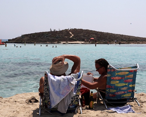 «Χτυπά» το 38αρι ο υδράργυρος: Τι καιρό θα κάνει το τριήμερο του κατακλυσμού