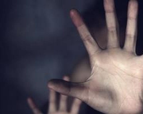 Αναπάντητες τρεις επιστολές της Περικλέους για την ανήλικη που έδωσε κατάθεση για σεξουαλική κακοποίηση σε κοινόχρηστο χώρο-Ζητά ε