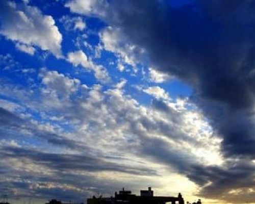 Ελαφρές βροχές στο μενού του καιρού-Στους 24 βαθμούς Κελσίου