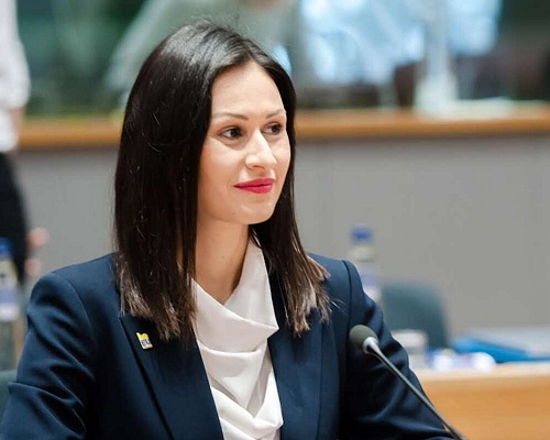 Ζητά άμεση παύση της Παναγιώτου η Χαραλαμπίδου. «Παραπληροφόρησε το κοινοβούλιο»
