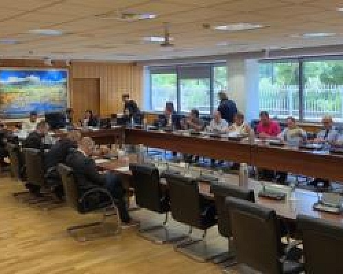 Διγλωσσία για τις αποζημιώσεις του αφθώδους πυρετού-Άλλα συμφωνούνται στις συσκέψεις, άλλα λέγονται στη Βουλή