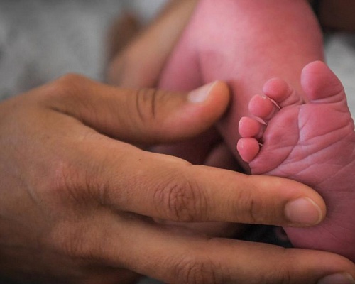 Σε εξέλιξη οι έρευνες για την υπόθεση κακοποίησης βρέφους