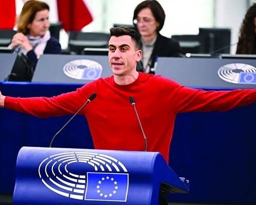 Καταγγέλλουν τον Φειδία στο Ευρωκοινοβούλιο - Πώς σχολιάζει η Κυβέρνηση