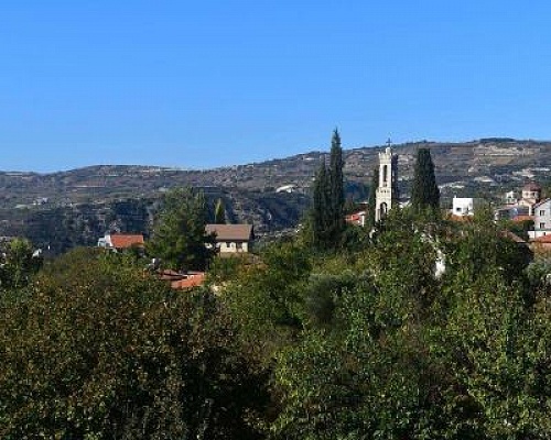 Ανήσυχη ηρεμία στα Μανδριά-Επέστρεψαν στα σπίτια τους οι 2000 κάτοικοι