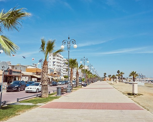 Επιτέθηκαν σε 52χρονο, του άρπαξαν το τσαντάκι και τον έστειλαν νοσοκομείο