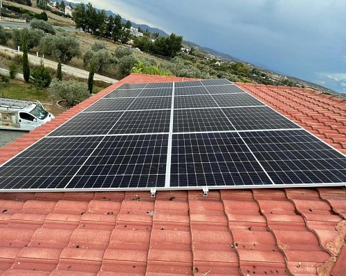 Καλοκαίρι χωρίς αποκοπές; Η αυξημένη ζήτηση ρεύματος δίνει «ανάσα» στους ιδιοκτήτες φωτοβολταϊκών