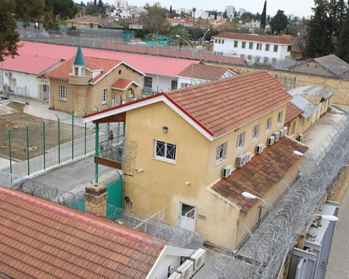 Αυτό απεικονίζει ο πίνακας που δώρισε ο βαρυποινίτης στους γονείς της γνωστής επιχειρηματία