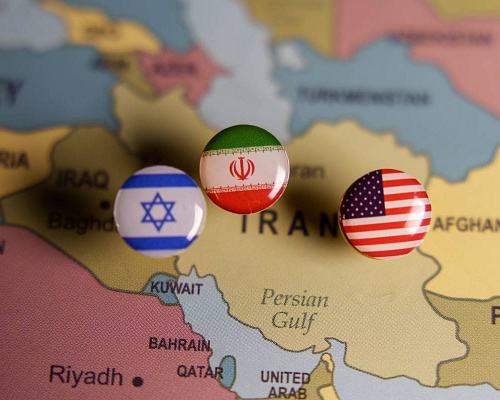 Ιράν προς Τραμπ: «Μεταμφιέζετε την ήττα σας σε συμφωνία»