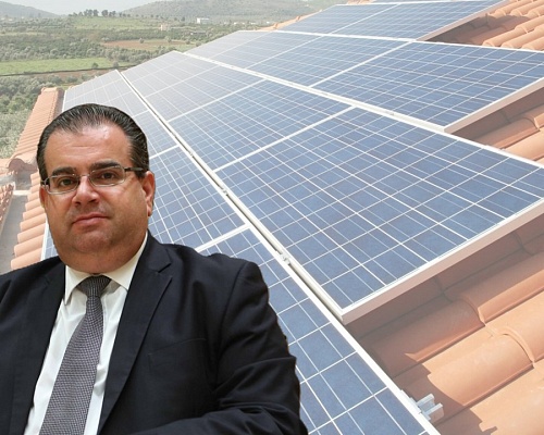 Στον «αέρα» οι αποζημιώσεις για τα φωτοβολταϊκά: Kρίσιμη μάχη στη Βουλή και οι καταγγελίες