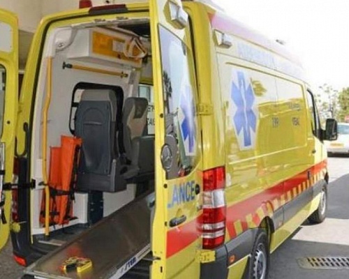 Ανατράπηκε όχημα - Μητέρα και κόρη στο Νοσοκομείο Ανατράπηκε όχημα - Μητέρα και κόρη στο Νοσοκομείο