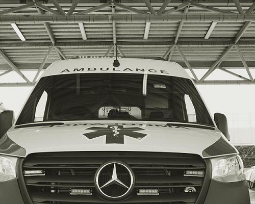 Αιμόφυρτος με τραύματα από μαχαίρι εντοπίστηκε στη μέση του δρόμου 33χρονος-Συνελήφθη 21χρονος, διερευνάται απόπειρα φόνου