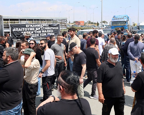 Ουρές χιλιομέτρων στον αυτοκινητόδρομο – Για ώρες σταματημένοι οδηγοί