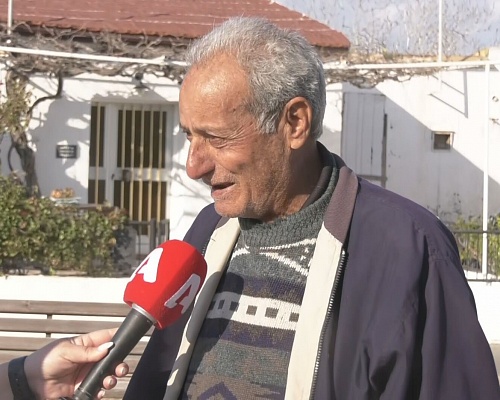 «Γιατί να φύω, έχει κανέναν που εννα πεθάνει δυο φορές;»: Τι λένε στον Alpha κάτοικοι που δεν εγκατέλειψαν το Ακρωτήρι