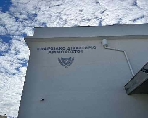 7 χρόνια φυλάκιση στον αδελφό του δολοφονηθέντα Αγγελή. Επιχείρησε να κάψει με κηροζίνη κατηγορούμενη