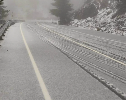 Ολισθηροί οι δρόμοι προς το Τροόδος - Λόγω πυκνής ομίχλης και βροχόπτωσης