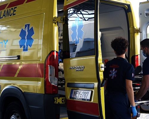 Πεζή παρασύρθηκε από όχημα στη Λευκωσία, μεταφέρθηκε στο νοσοκομείο