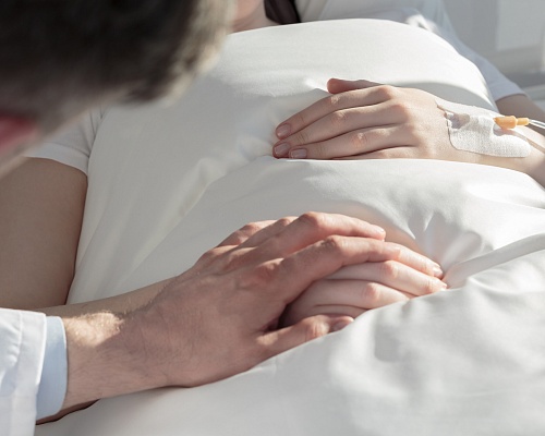 Υπόθεση-σοκ στο ΓΝ Λάρνακας: 42χρονη βρέθηκε στο πάτωμα της τουαλέτας, νοσηλεύεται σε κωματώδη κατάσταση