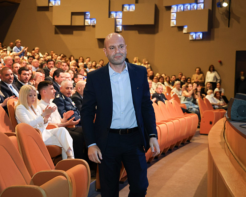 ΕΛΑΜ / Κλείνει τα αυτιά του στις σειρήνες – Αυτό θα πράξει στην ψηφοφορία για την Προεδρία της Βουλής