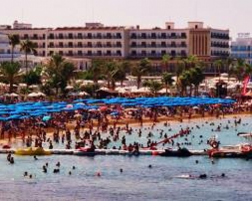 Ανάσα για ξενοδόχους και χώρους εστίασης το τριήμερο του κατακλυσμού-Αυξημένες οι πληρότητες και ελπίδα για ανοδική πορεία του του