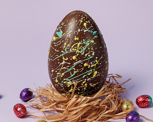 Ακριβό Πάσχα: Τι κρύβεται πίσω από το ράλι στα σοκολατένια αυγά – Από το κακάο στο Ορμούζ