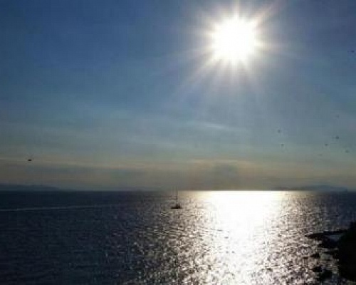 Σταθερά πάνω από τους 30 βαθμούς ο υδράργυρος-Επιστρέφουν οι βροχές το Σάββατο