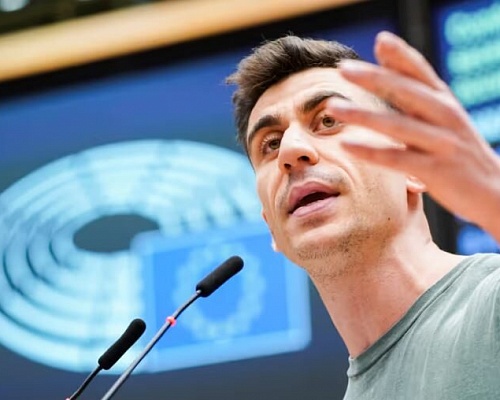 Καταγγελία κατά Φειδία για τους «πελλούς» ενώπιον Μέτσολα από ΚΥΣΟΑ και Ευρωπαϊκό Φόρουμ Αναπηρίας