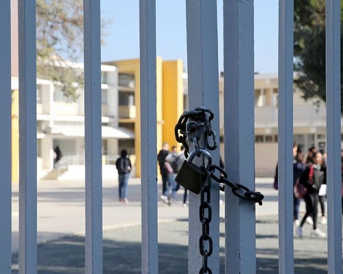 Ανήλικος λιποθύμησε έξω από σχολείο μετά από χρήση κάνναβης