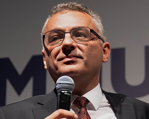 Τα βάζει με Χριστοδουλίδη ο Ερχιουρμάν: «Τα κεφάλια είναι μπερδεμένα, πετούν φανταστικές ιδέες»