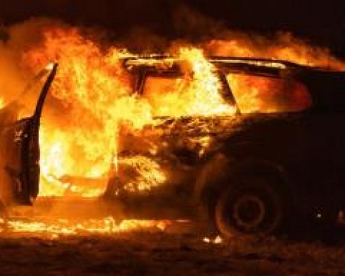 Φωτιά σε αυτοκίνητο 37χρονου στην Λεμεσό-Κατασβέστηκε από περίοικο