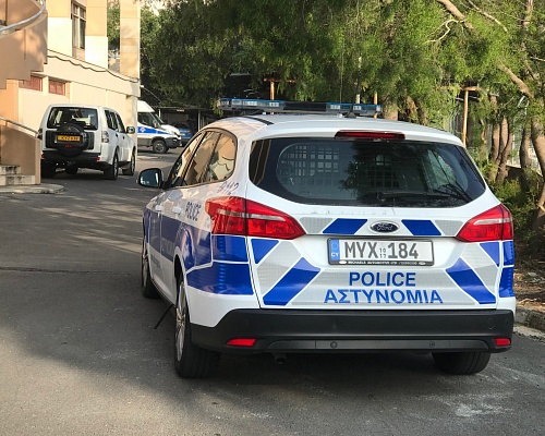 Από κάνναβη έως magic mushrooms: Τους τσάκωσαν «φορτωμένους» ναρκωτικά, και 16χρονη στους συλληφθέντες