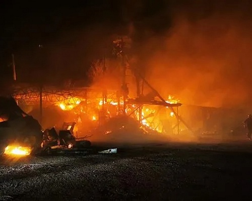 Έτσι βρήκαν τραγικό θάνατο 1,000 νεογέννητα ζώα σε φλεγόμενη φάρμα στο Μένοικο