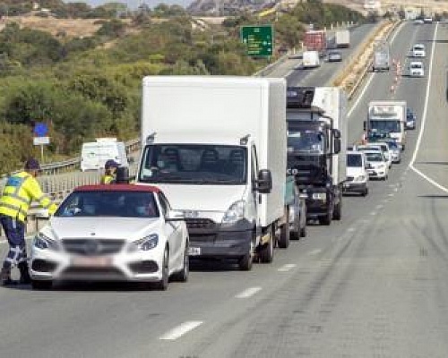 Έκλεισαν δύο λωρίδες στον αυτοκινητόδρομο Λάρνακας-Λευκωσίας λόγω βλάβης σε αγωγό νερού